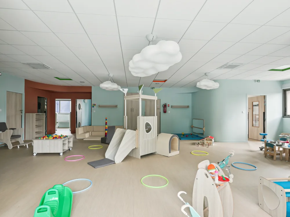 Crèche Reyrieux — intérieur 1
