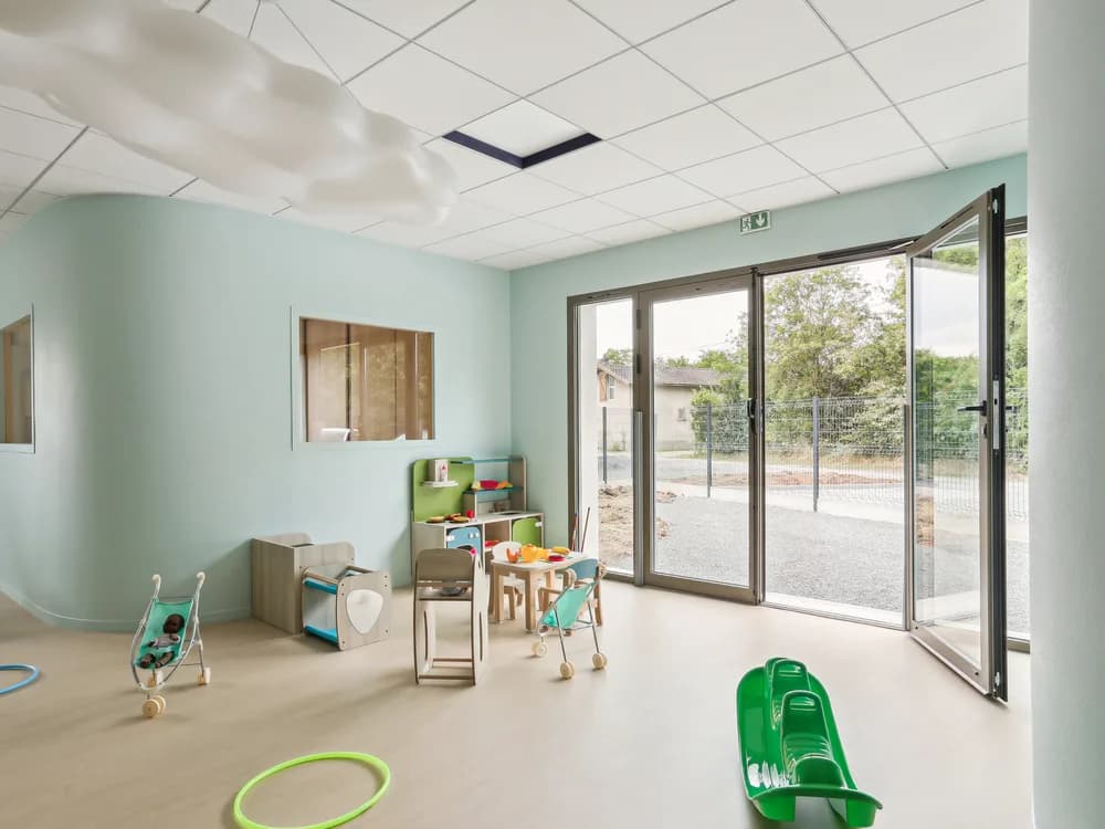 Crèche Reyrieux — intérieur 3